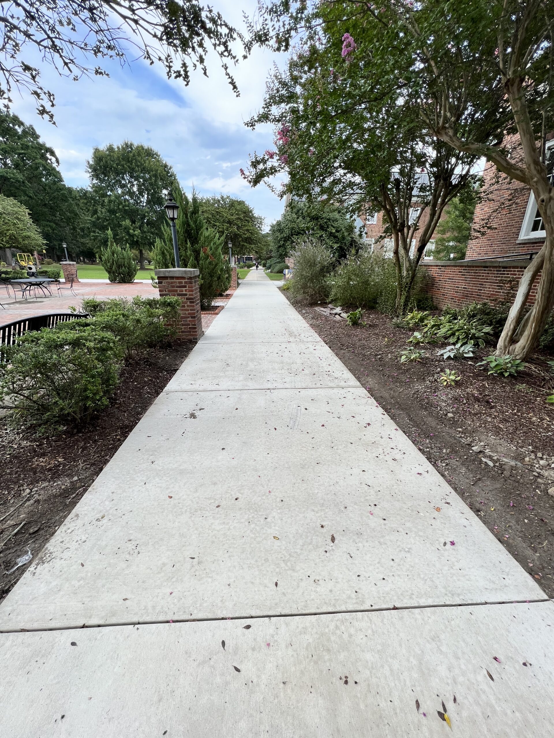 commercial concrete sidewalk contractors in north carolina